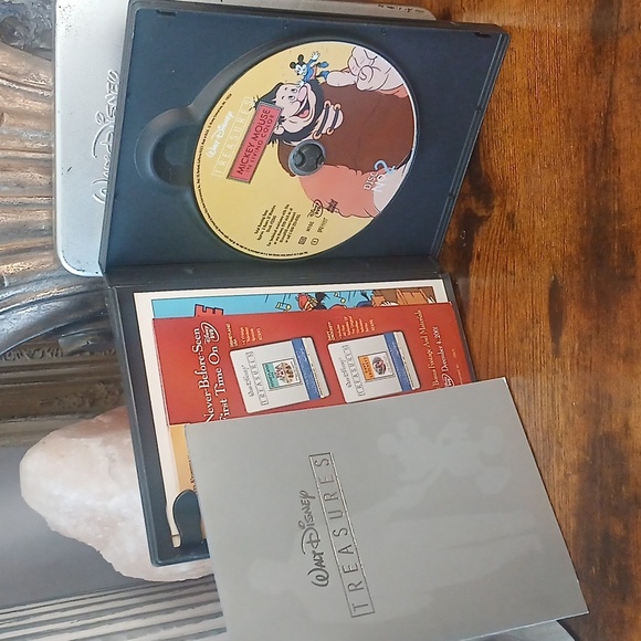 Walt Disney Treasures Mickey Mouse DVD Set - Picture 4 of 10